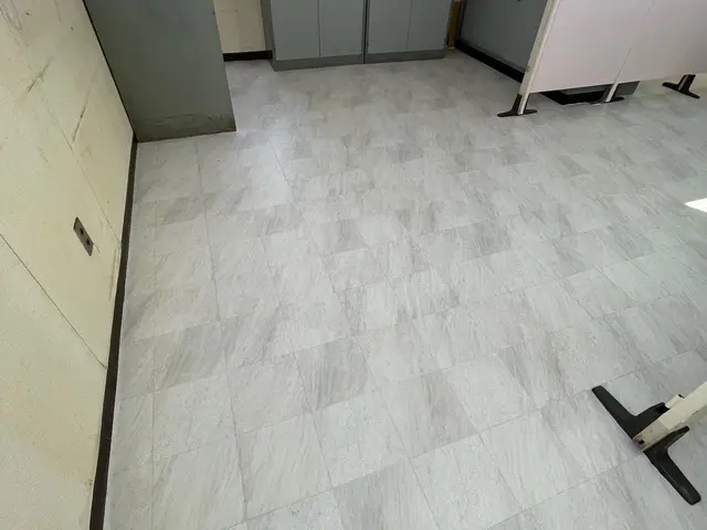 【予約はお早めに！】今年もあと4ヶ月！？年内にクロスの張替えいかがですか？サービスの画像