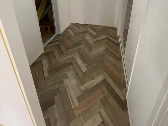 【予約はお早めに！】今年もあと4ヶ月！？年内にクロスの張替えいかがですか？サービスの画像