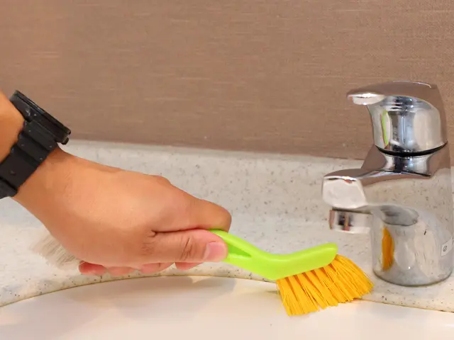 清掃後は【ウィルス除菌剤】で仕上げます☆実績5000件以上！駐車代無料サービスの画像