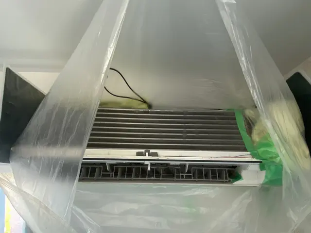 ★★エアコンを覗いてみては如何でしょうか？★気になる汚れは今のうちに★サービスの画像