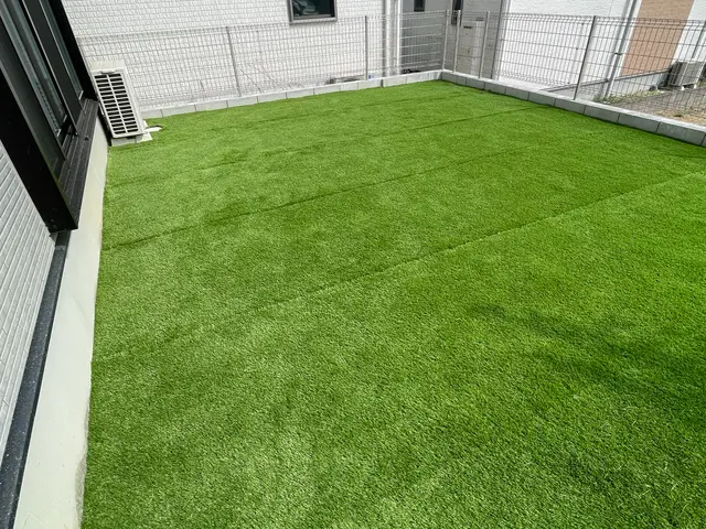 人工芝でお庭を明るく綺麗に☆サービスの画像