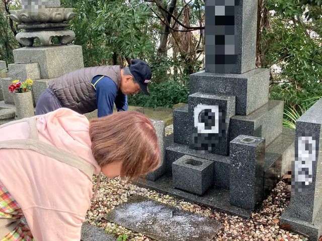 【実績多数・丁寧な対応】真心込めてお墓参り致します◎墓石清掃◎草むしり◎線香お花サービスの画像