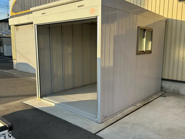 中身の不用品回収も別途可能ですサービスの画像