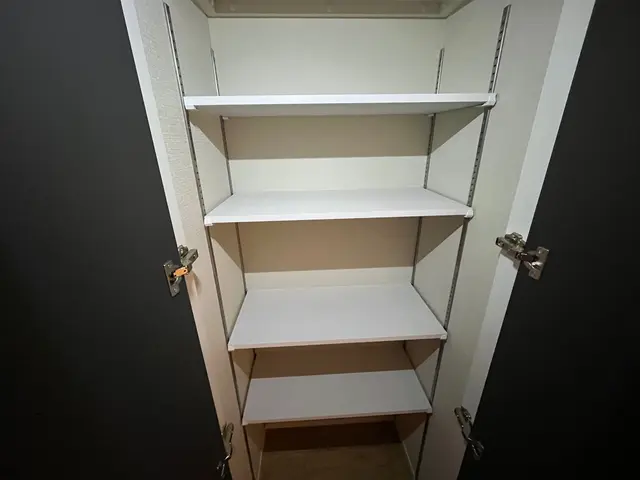 ウォールシェルフの設置・取り付け!!丁寧かつスピーディーに!!サービスの画像