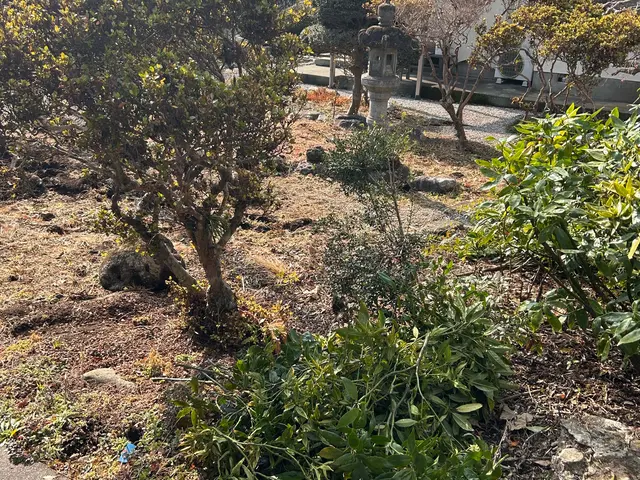 砂利を敷いて防犯対策サービスの画像