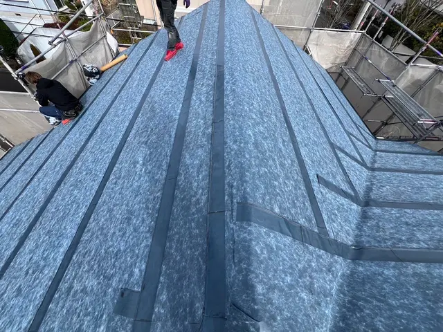 ガルバニウム板金断熱材入りででお家長持ち夏は涼しく冬は暖かくサービスの画像