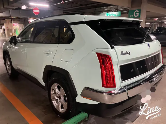 水、電気不要！洗車時間は最短30分。集合住宅の駐車場で隣に車があっても洗えますサービスの画像