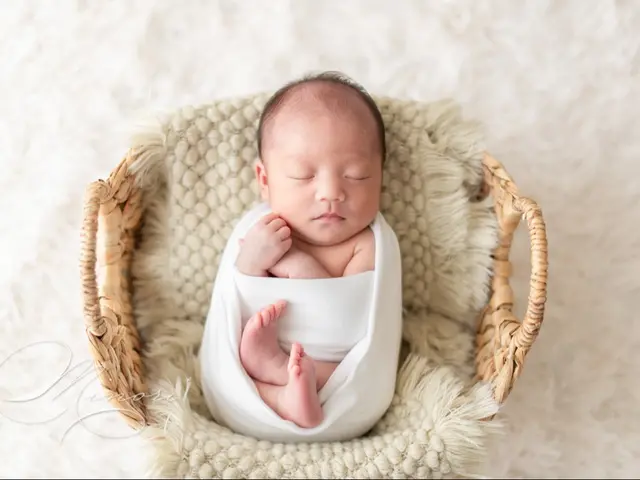 おなかの中で大切に育てた赤ちゃん♡生まれたばかりの姿をプロのお写真で残しませんかサービスの画像