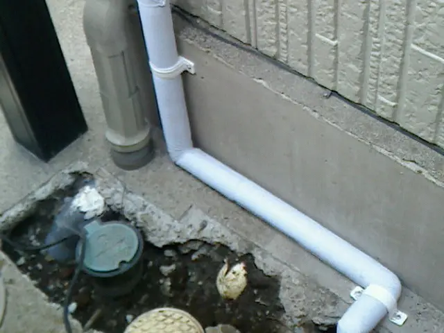 給水管　蛇口　トイレの水漏れ修理します　電子音聴棒の漏水調査で発見率UP！！サービスの画像