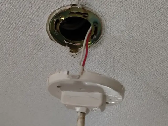 コンセントやスイッチ交換作業、まずはお問い合わせください。サービスの画像