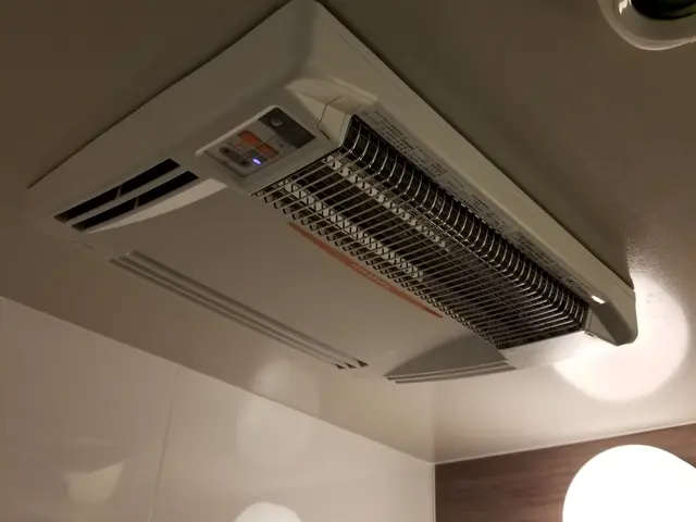 電気工事士が浴室暖房換気扇交換します！禁煙者の本人！　paypay使えますサービスの画像