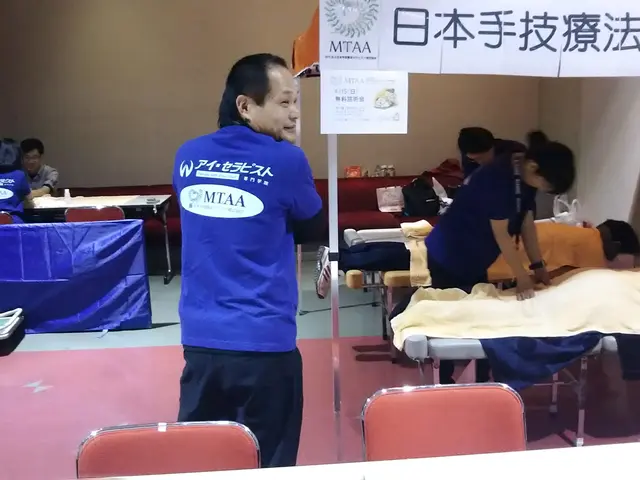 有資格者◎業務歴10年以上の私がお伺いします＜損保加入・外注なし・丁寧な施術＞サービスの画像