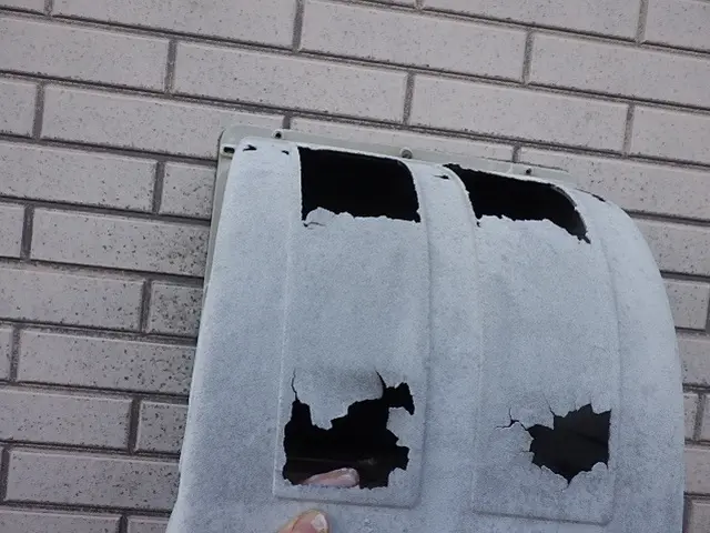 雨水が入り込まない様、コーキング処理もバッチリ、固定ビスもステンレスを使用しますサービスの画像