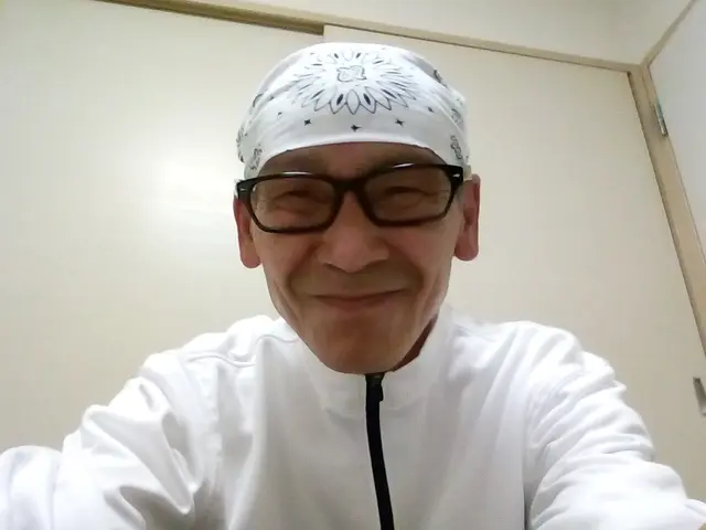 写真の私が作業します。今ならシンク全体も綺麗にします。サービスの画像