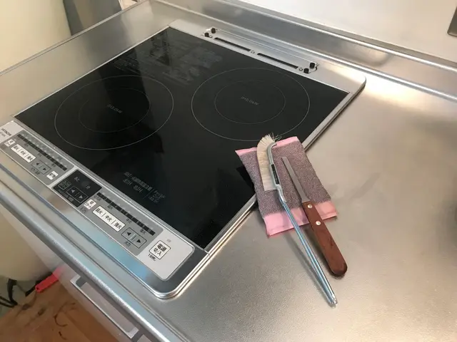 【新生活応援】ガスコンロや五徳の焦げ・シンクや蛇口回り汚れを徹底的にクリーニングサービスの画像