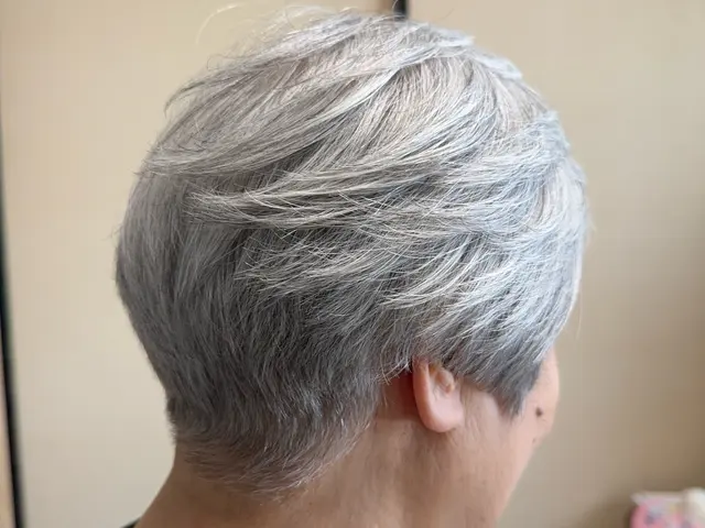 ご自宅が美容室に早変わり！介護の資格を持つ美容師がご自宅にお伺い致します。サービスの画像