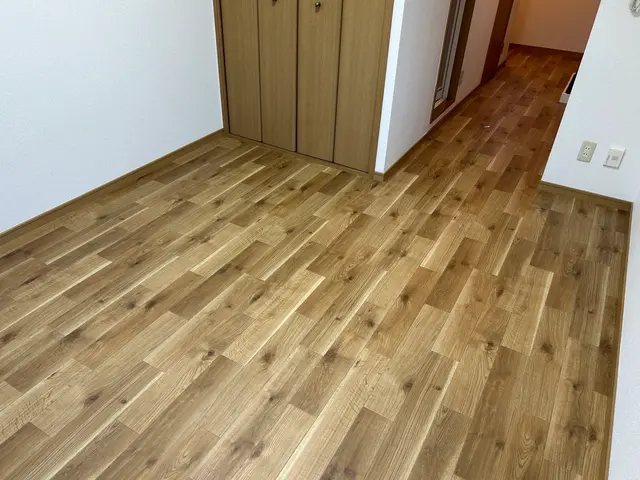 ☆クッションフロア口コミ数・高評価上位店☆多彩な柄や賃貸用テープ対応しておりますサービスの画像