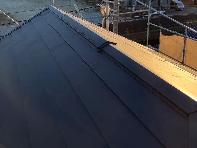 従来のカバー工法よりも安価にできる、新しい工法をご紹介します！火災保険◎サービスの画像