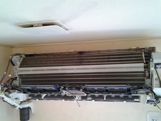 2,000台の実績！壁掛けエアコンクリーニングサービスの画像