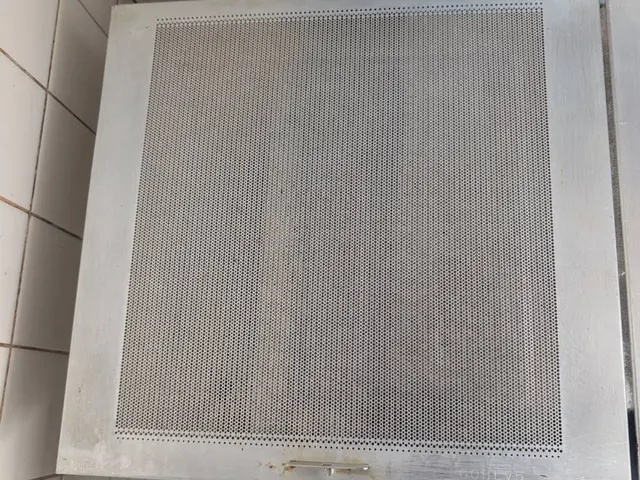 ギトギト油をプロが撃退！レンジフード徹底清掃サービスの画像