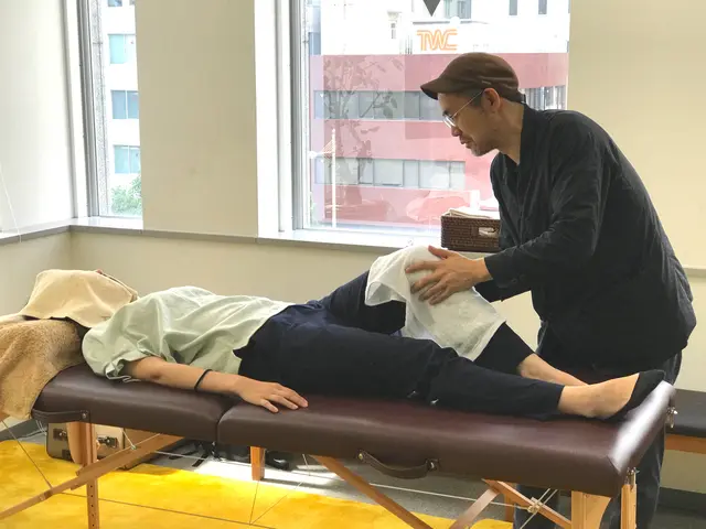 3ヶ月以上続く慢性腰痛でお困りの方へ（2回目以降は、10,000円です）サービスの画像