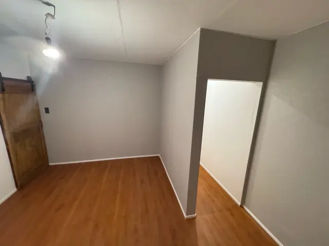 現在の間取りから理想の間取り、間取り変更のための壁を増設しますサービスの画像