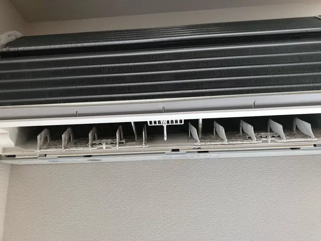 まだ暑い時期が続いてますね！エアコンの効きが悪いなと感じたらまずはクリーニングをサービスの画像