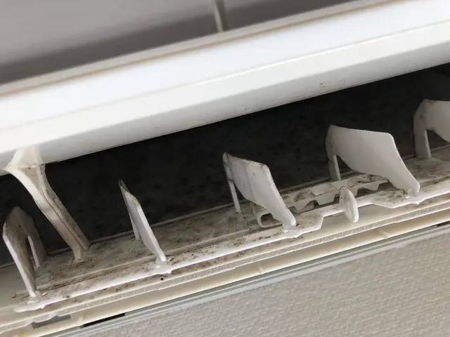 まだ暑い時期が続いてますね！エアコンの効きが悪いなと感じたらまずはクリーニングをサービスの画像