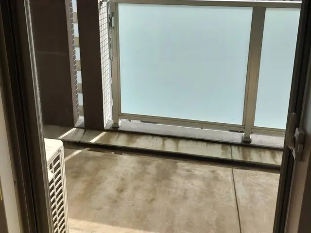 プロの匠な技でベランダをピカピカにします☆サービスの画像