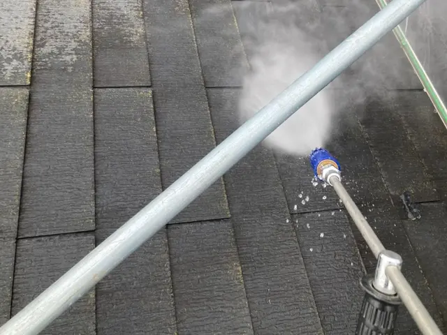 【職人歴20年】ワンランク上の塗料で高耐久◎屋根職人在住のため屋根補修もします◎サービスの画像