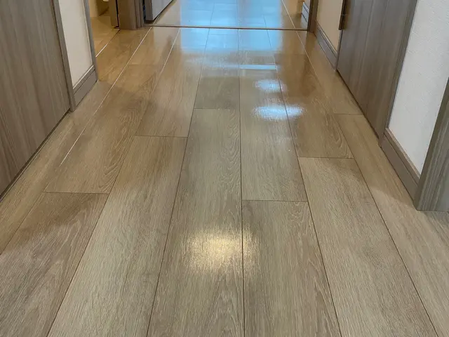 《実績15年以上！保険加入有》ＵＶコーティングの技術が豊富な店長がお伺いします！サービスの画像