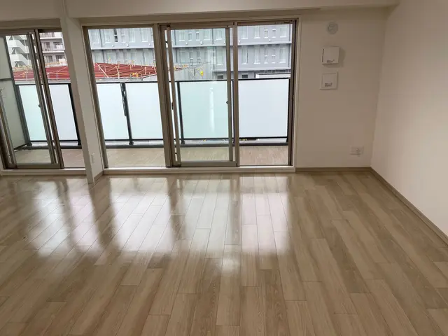 《実績15年以上！保険加入有》ＵＶコーティングの技術が豊富な店長がお伺いします！サービスの画像