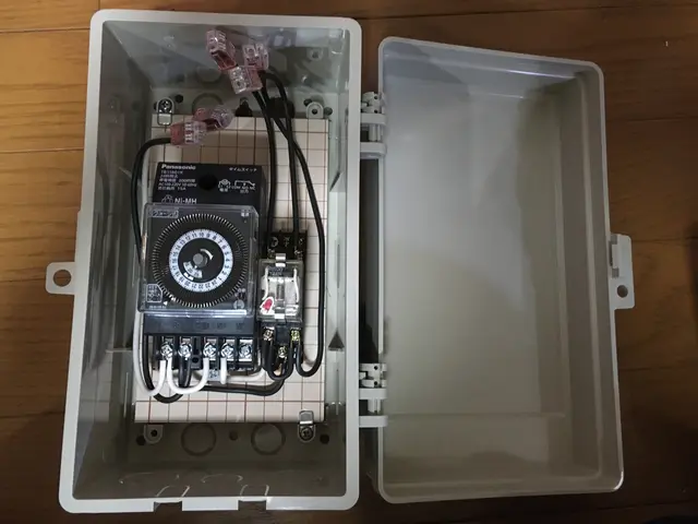 センサーライト外灯水銀灯庭園灯タイマー点灯制御スポットライトイルミネーション対応サービスの画像