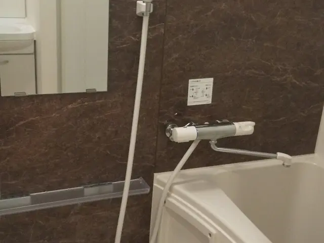 【女性スタッフがお伺い】水アカ、カビ、気になる汚れを落とします。サービスの画像