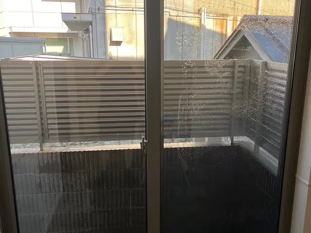 ガラスのスス汚れもスッキリ綺麗にします！◎ガラスパッキン防カビ無料サービスの画像