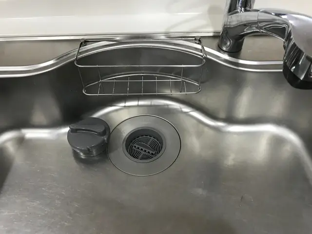 五徳、シンクのこびり付いた汚れはお任せください！徹底的に取り除きますサービスの画像