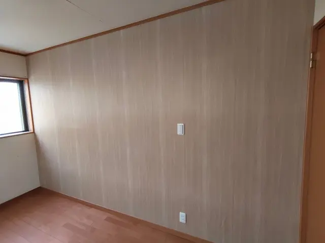 お見積り無料☆1面〜全面張り替え☆材料代込☆ご希望の柄をお伝え下さい！サービスの画像