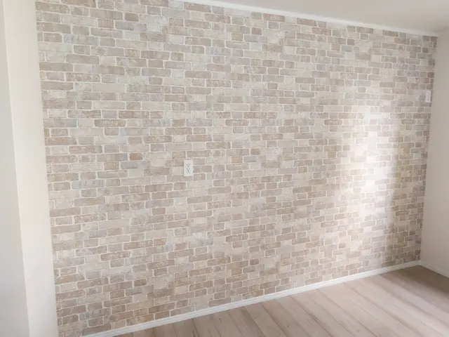 お見積り無料☆1面〜全面張り替え☆材料代込☆ご希望の柄をお伝え下さい！サービスの画像