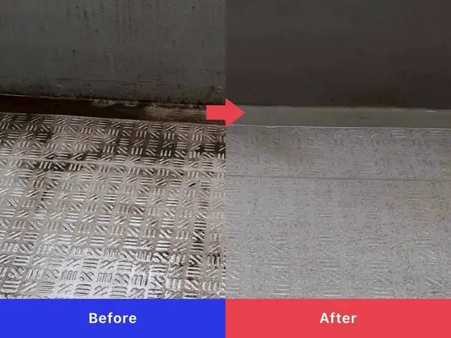 プロの技術で徹底洗浄！高圧洗浄＋洗剤＋腕力！！擦ります！サービスの画像