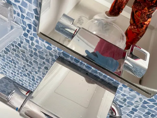 鳥取県、島根県を中心に対応中◎諦めてた鏡のウロコ落とせます！綺麗な浴室蘇ります！サービスの画像