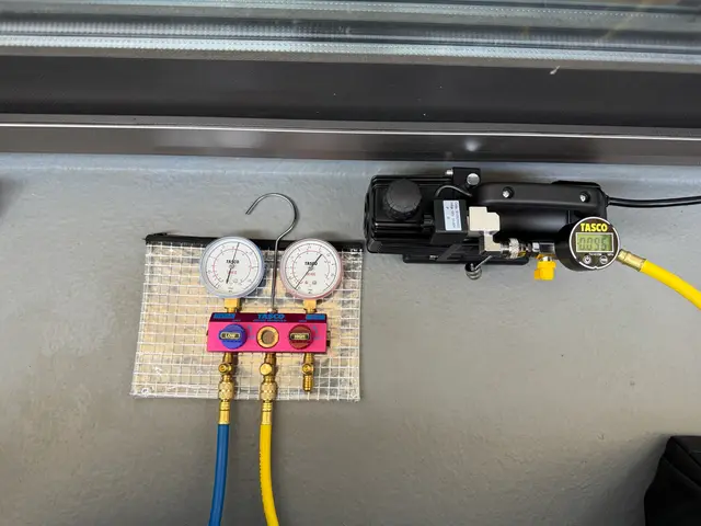 ◎水漏れ・ガス漏れ修理承ります！※水漏れ修理はノーマルエアコンのみ対応となりますサービスの画像