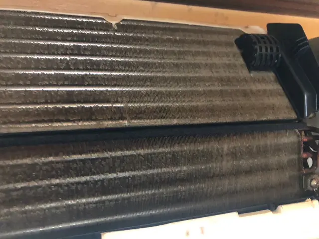 【丁寧・親切】酷使されたエアコンそろそろお掃除しませんか？☆P代負担☆サービスの画像