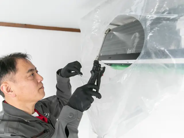 【丁寧・親切】酷使されたエアコンそろそろお掃除しませんか？☆P代負担☆サービスの画像