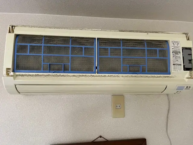【丁寧・親切】酷使されたエアコンそろそろお掃除しませんか？☆P代負担☆サービスの画像