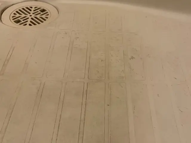 浴室やエプロン内部を高圧洗浄！鏡のウロコも機械研磨でプロの技術でリセット清掃！サービスの画像