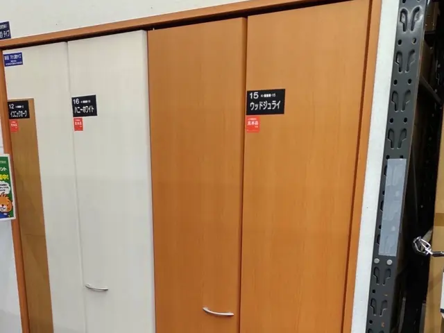 内装ドア、アルミサッシ、補修工事サービスの画像