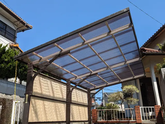 バルコニーテラス、テラス、カーポートの屋根材交換　バルコニー床交換サービスの画像