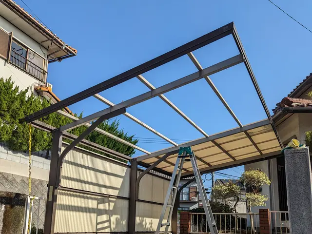 バルコニーテラス、テラス、カーポートの屋根材交換　バルコニー床交換サービスの画像