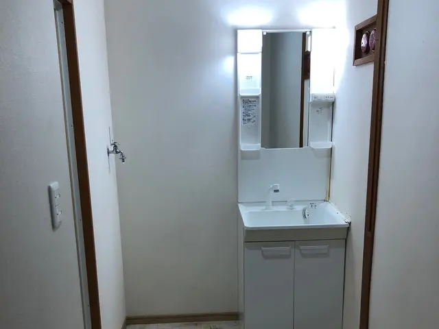 ＜地域密着で親切対応！＞経験豊富なスタッフが対応します。洗面所清掃サービスの画像