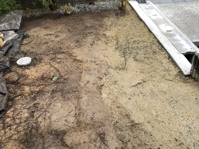 雑草のストレスを解決　★2月-5月は防草シートキャンペーン★除草剤散布無料サービスの画像